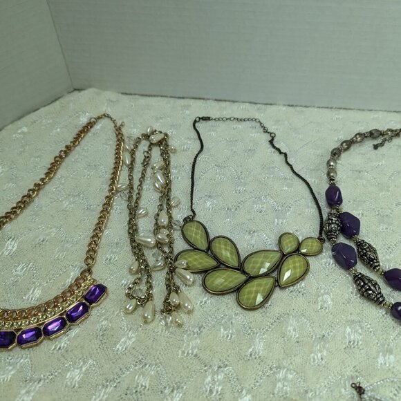 Lot Of 4 Fashion Statement Necklaces Mixed materials COSTUME JEWELRY LOT 0810-02 - Picture 3 of 11